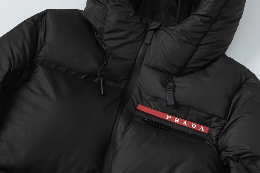 【2026】【PRADA  公式旗艦店】プラダ  ダウンジャケット 好評に付き再入荷！ 271017