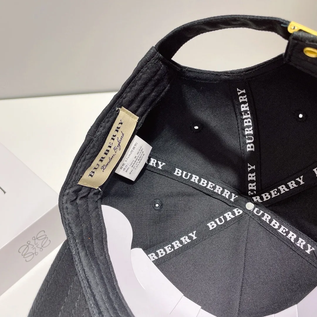 【2026】【BURBERRY  バーバリー】【数量限定】 野球帽 / ハット 241011