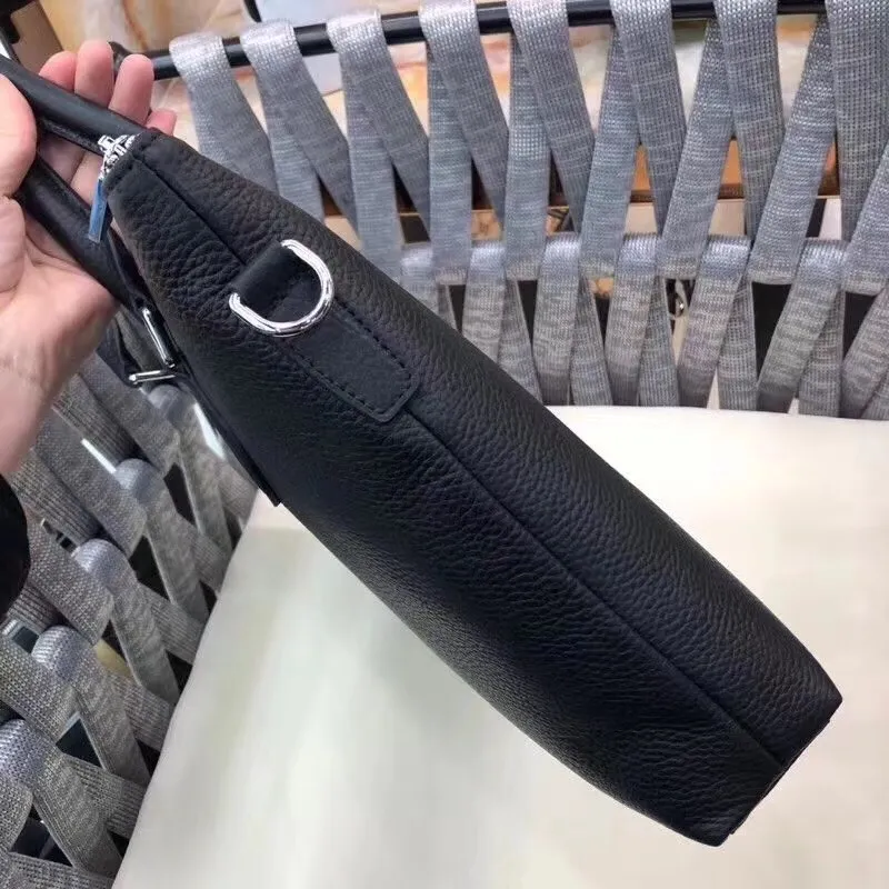 【2026】 【BURBERRY 公式旗艦店】バーバリー  ハンドバッグ 当日出荷 好評に付き再入荷！38-29-6CM 241007