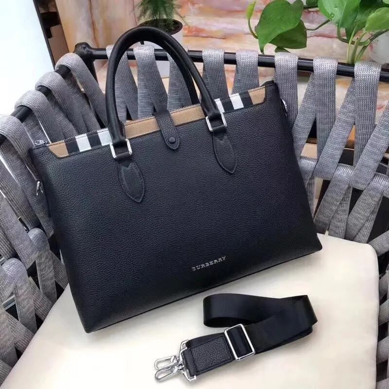 【2026】 【BURBERRY 公式旗艦店】バーバリー  ハンドバッグ 当日出荷 好評に付き再入荷！38-29-6CM 241007