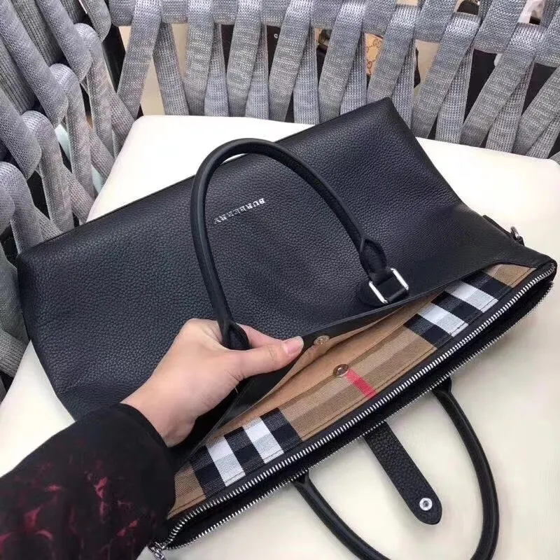 【2026】 【BURBERRY 公式旗艦店】バーバリー  ハンドバッグ 当日出荷 好評に付き再入荷！38-29-6CM 241007