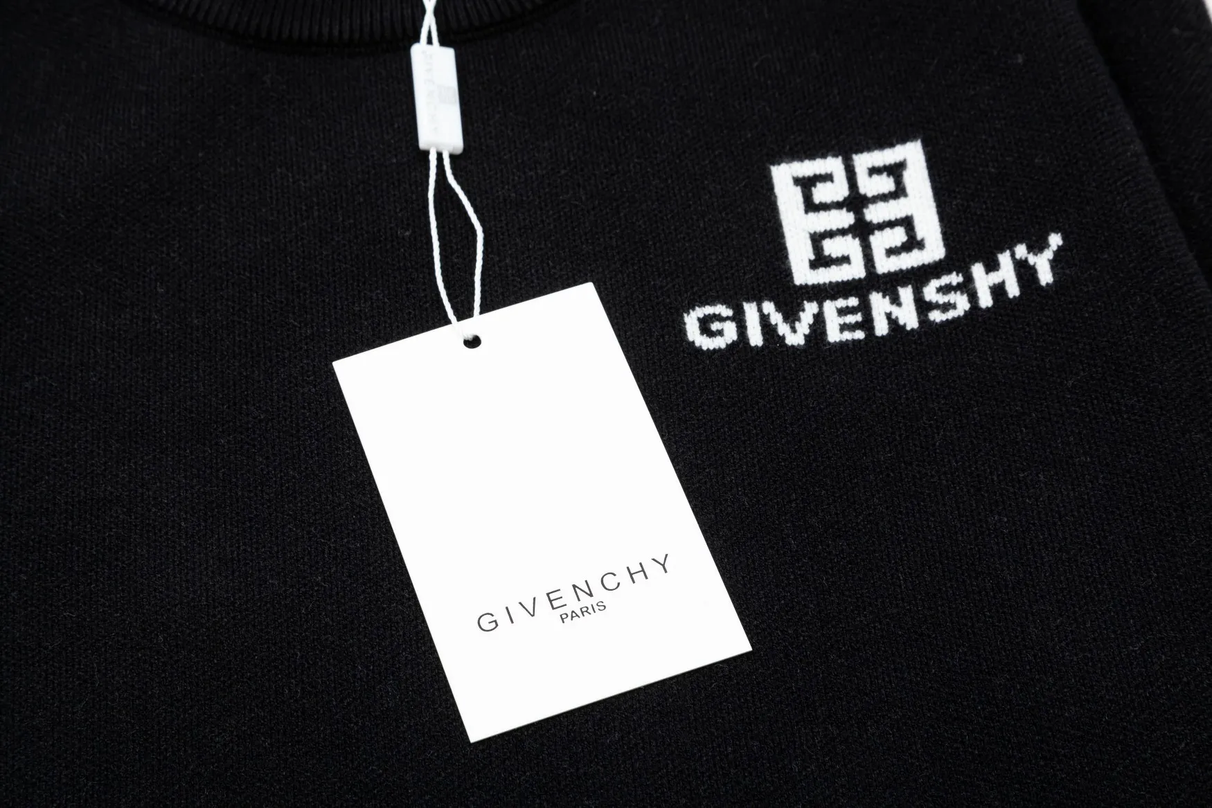 【2026】【GIVENCHY  公式旗艦店】ジバンシー  セーター好評に付き再入荷！ 240930