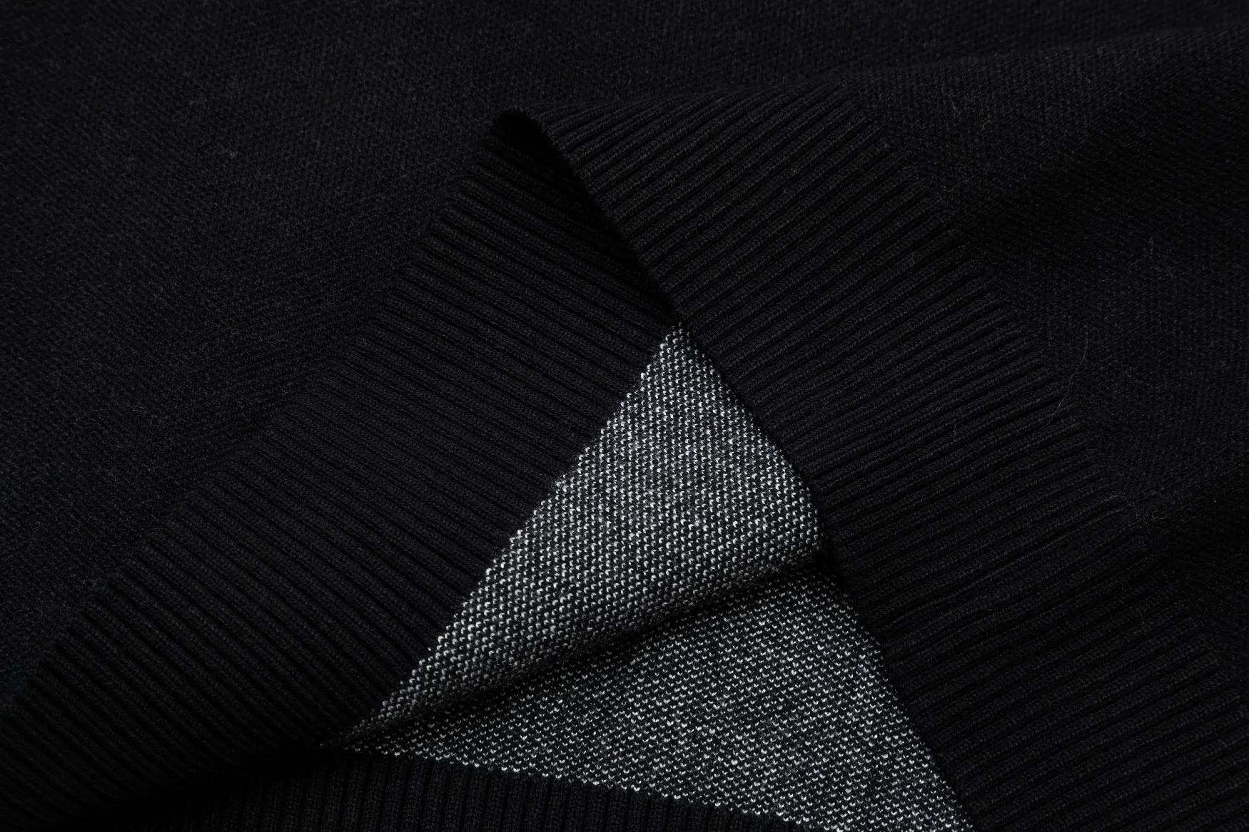 【2026】【GIVENCHY  公式旗艦店】ジバンシー  セーター好評に付き再入荷！ 240930