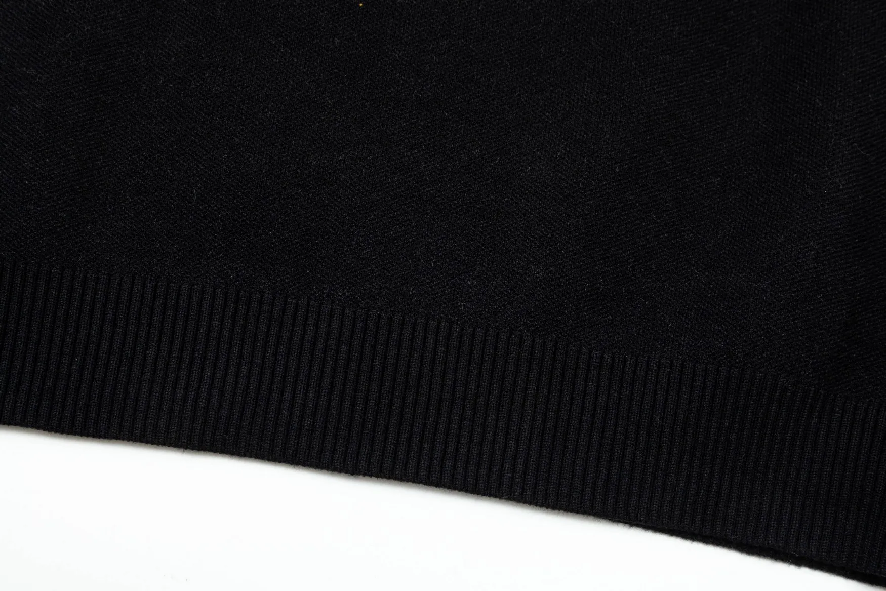 【2026】【GIVENCHY  公式旗艦店】ジバンシー  セーター好評に付き再入荷！ 240930