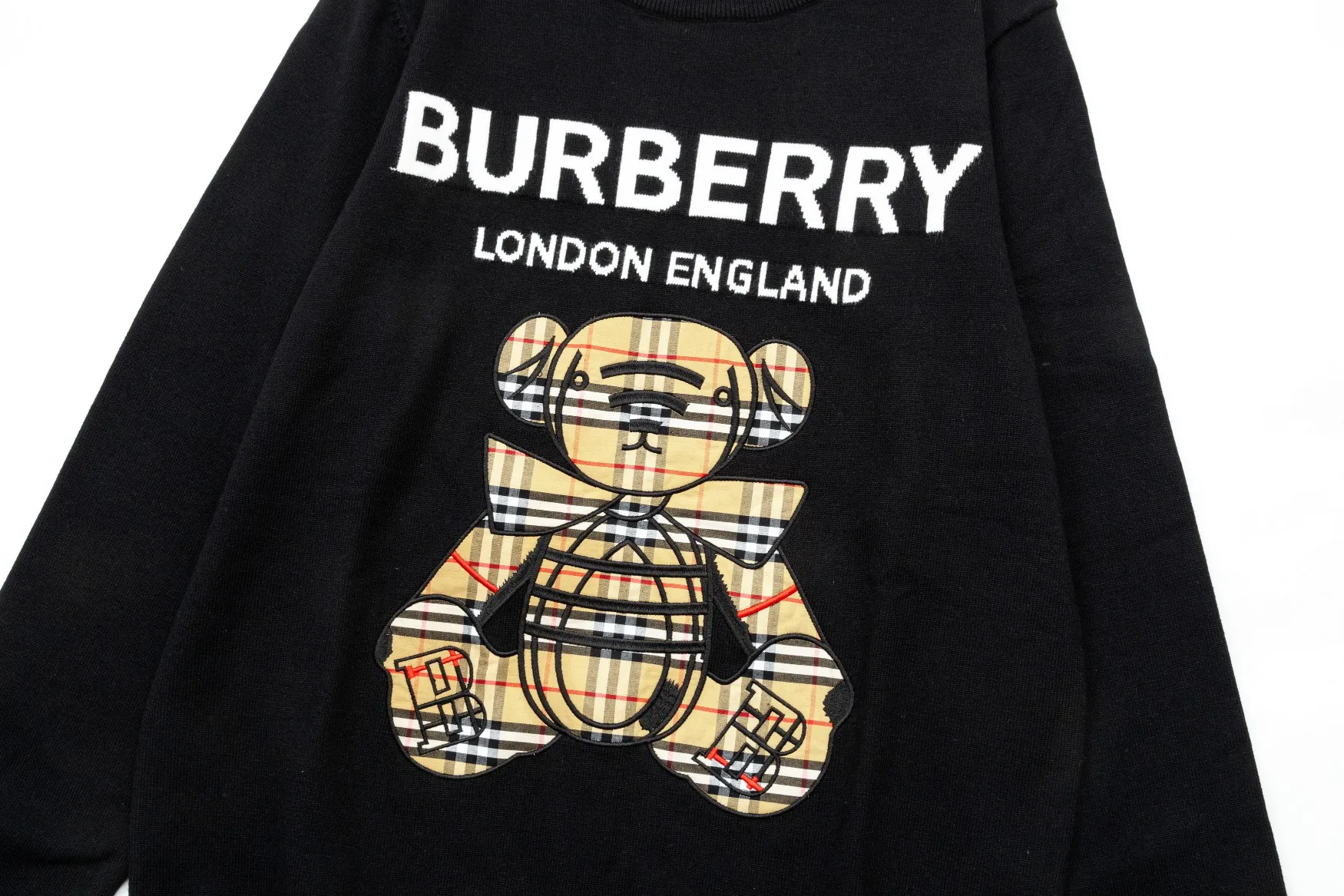 【2026】【BURBERRY 公式旗艦店】バーバリー   セーター好評に付き再入荷！ 240930