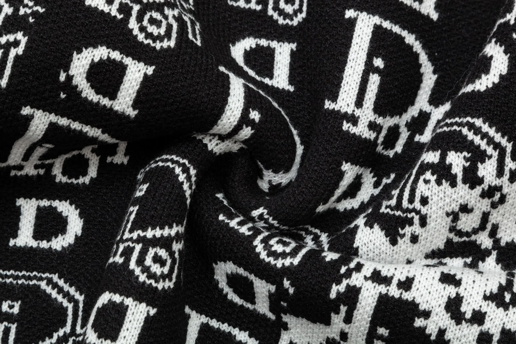 【2026】【DIOR 公式旗艦店】ディオール   セーター好評に付き再入荷！ 240929