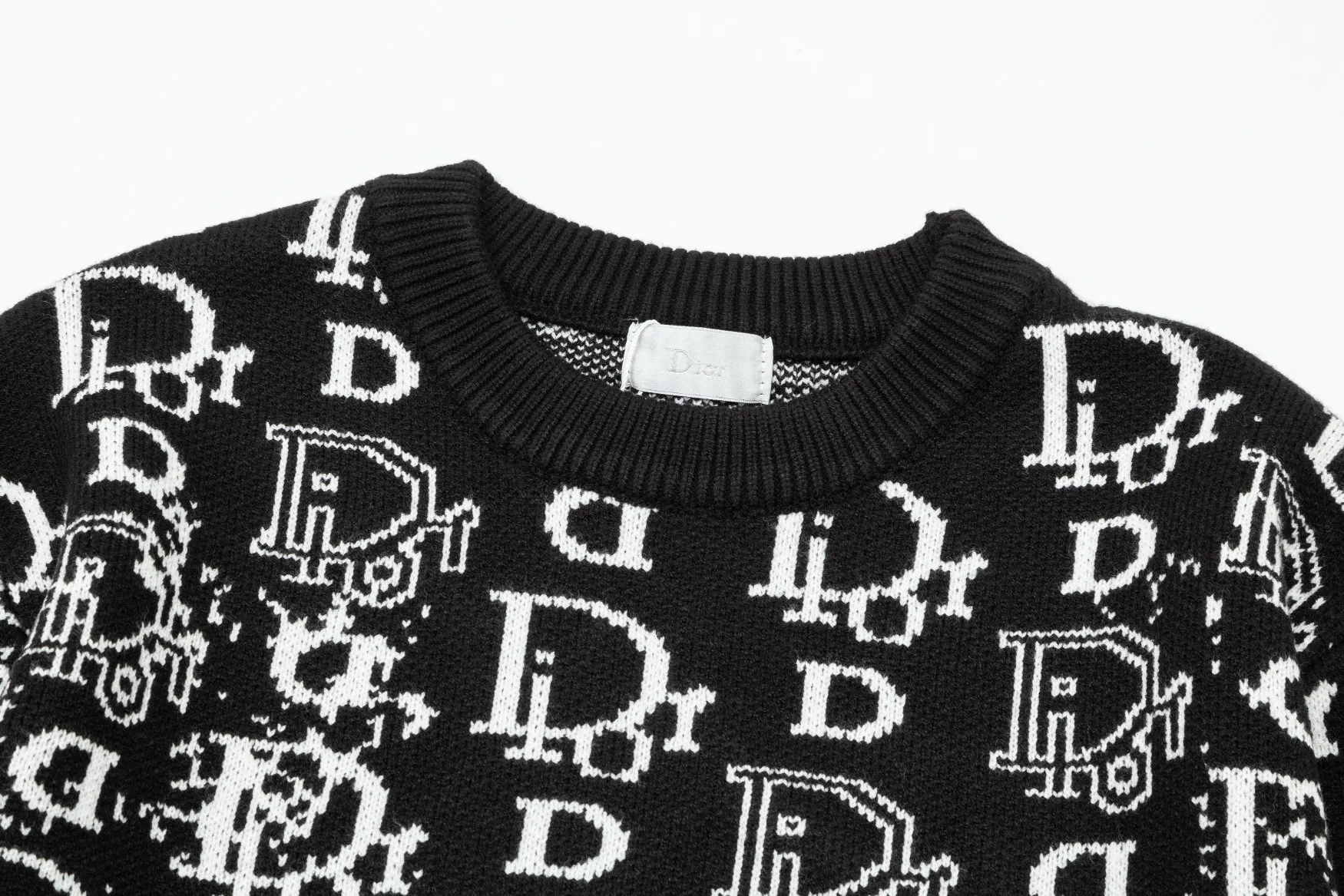 【2026】【DIOR 公式旗艦店】ディオール   セーター好評に付き再入荷！ 240929