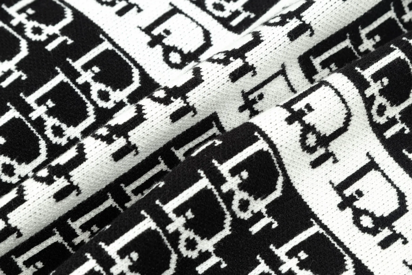 【2026】【DIOR 公式旗艦店】ディオール   セーター好評に付き再入荷！ 240929