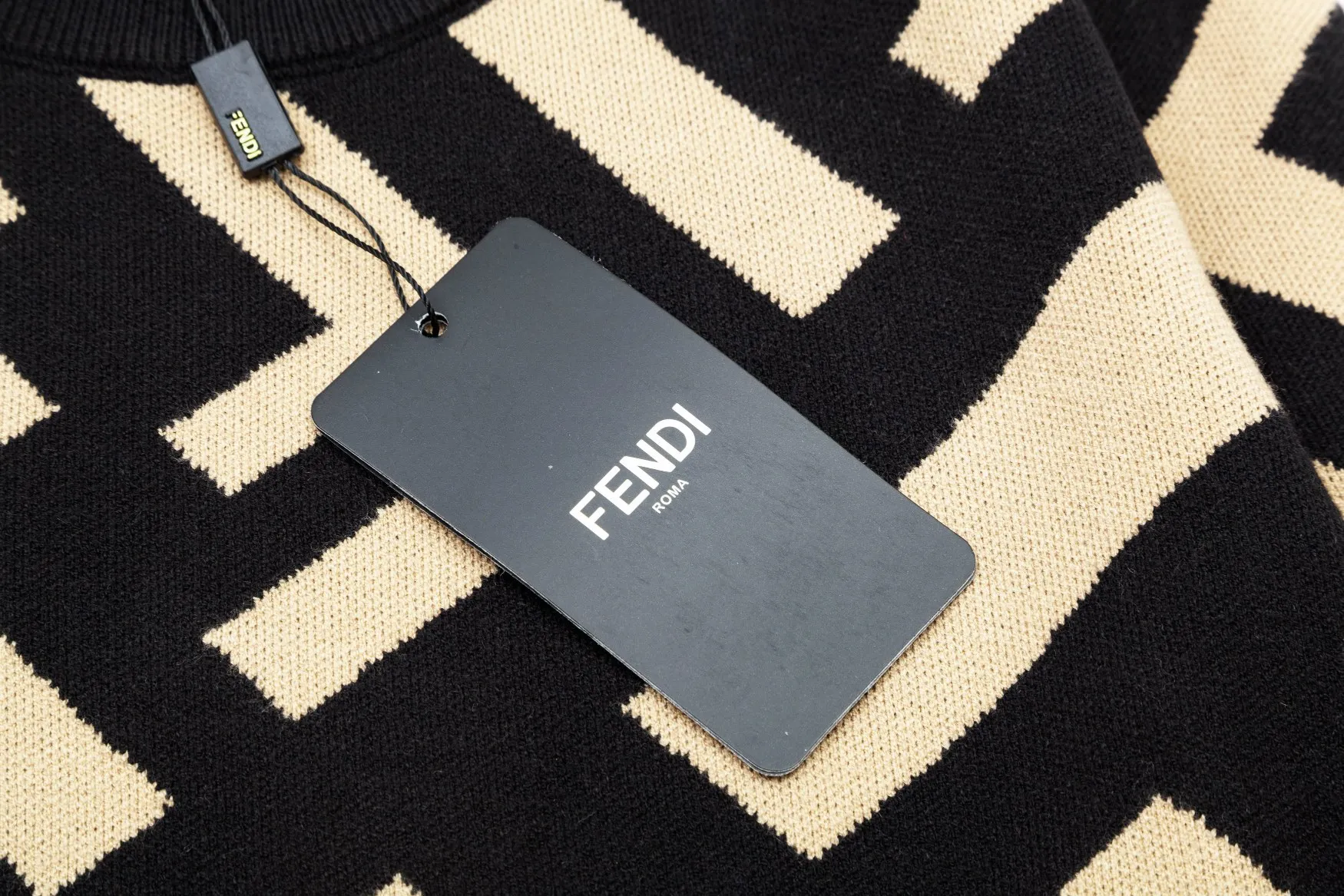 【2026】【FENDI 公式旗艦店】フェンディ   セーター好評に付き再入荷！ 240929