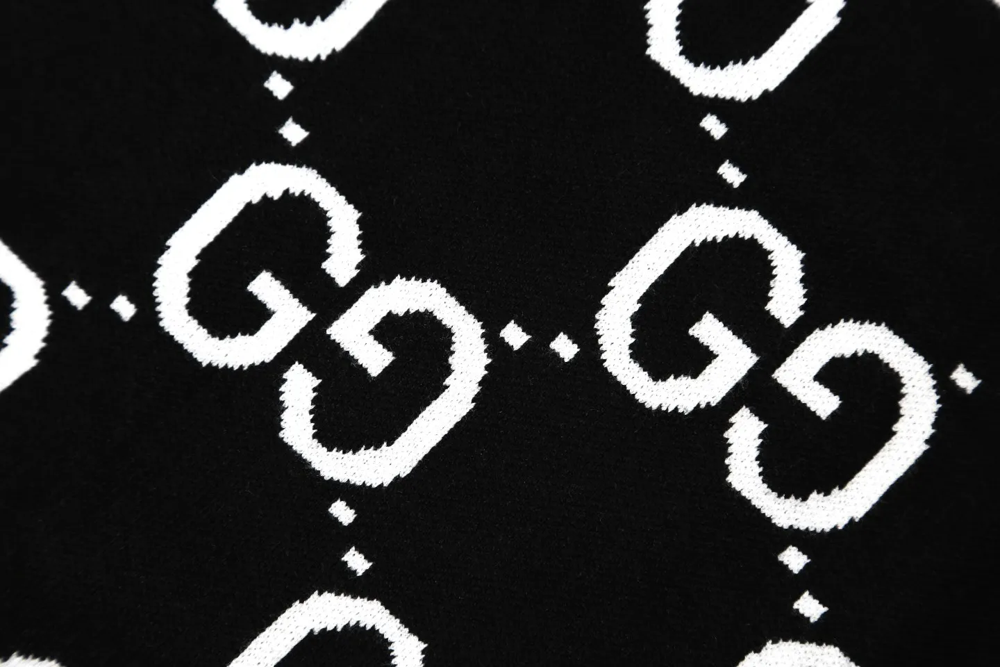 【2026】【GUCCI 公式旗艦店】グッチ  セーター好評に付き再入荷！ 240928