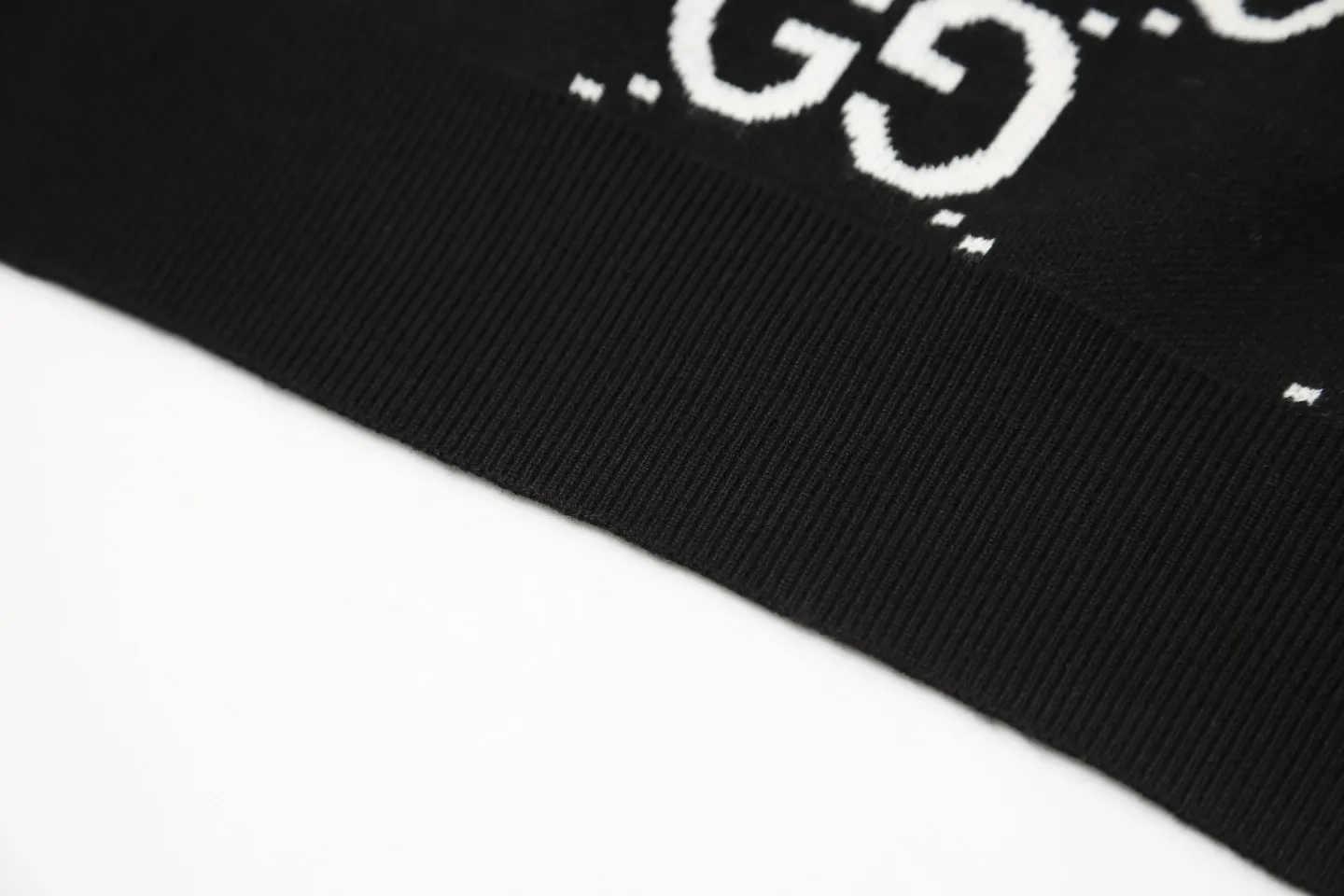 【2026】【GUCCI 公式旗艦店】グッチ  セーター好評に付き再入荷！ 240928