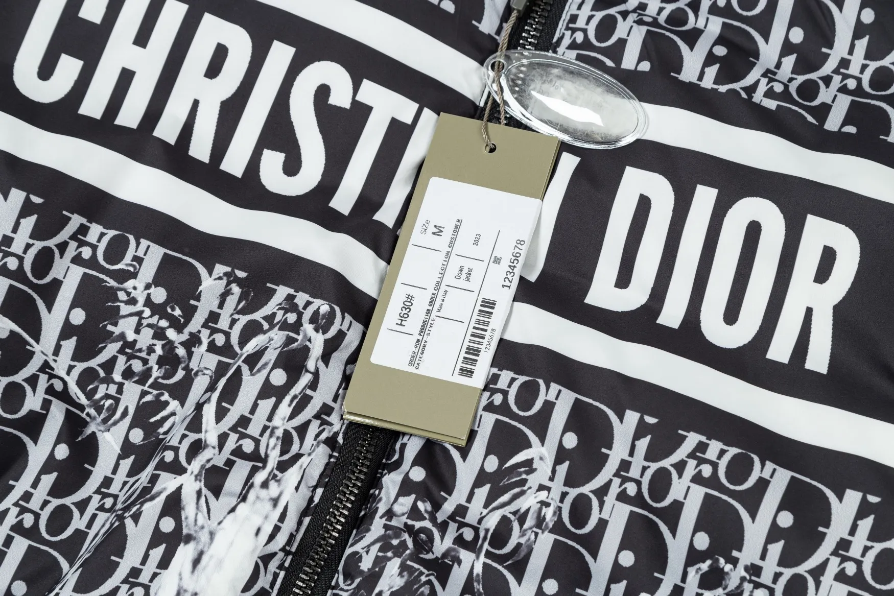【2026】【DIOR 公式旗艦店】ディオール  ダウンジャケット ご好評に付き再入荷！240927