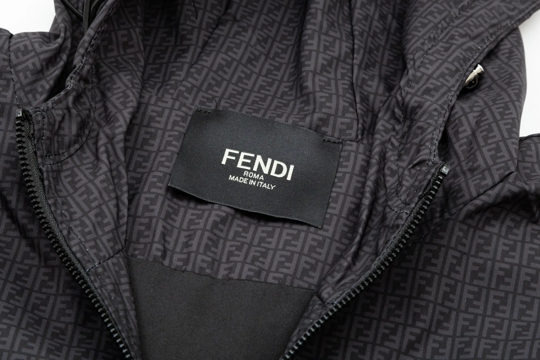 【2026】【FENDI】フェンディ  ジャケット着ご好評に付き再入荷！240926