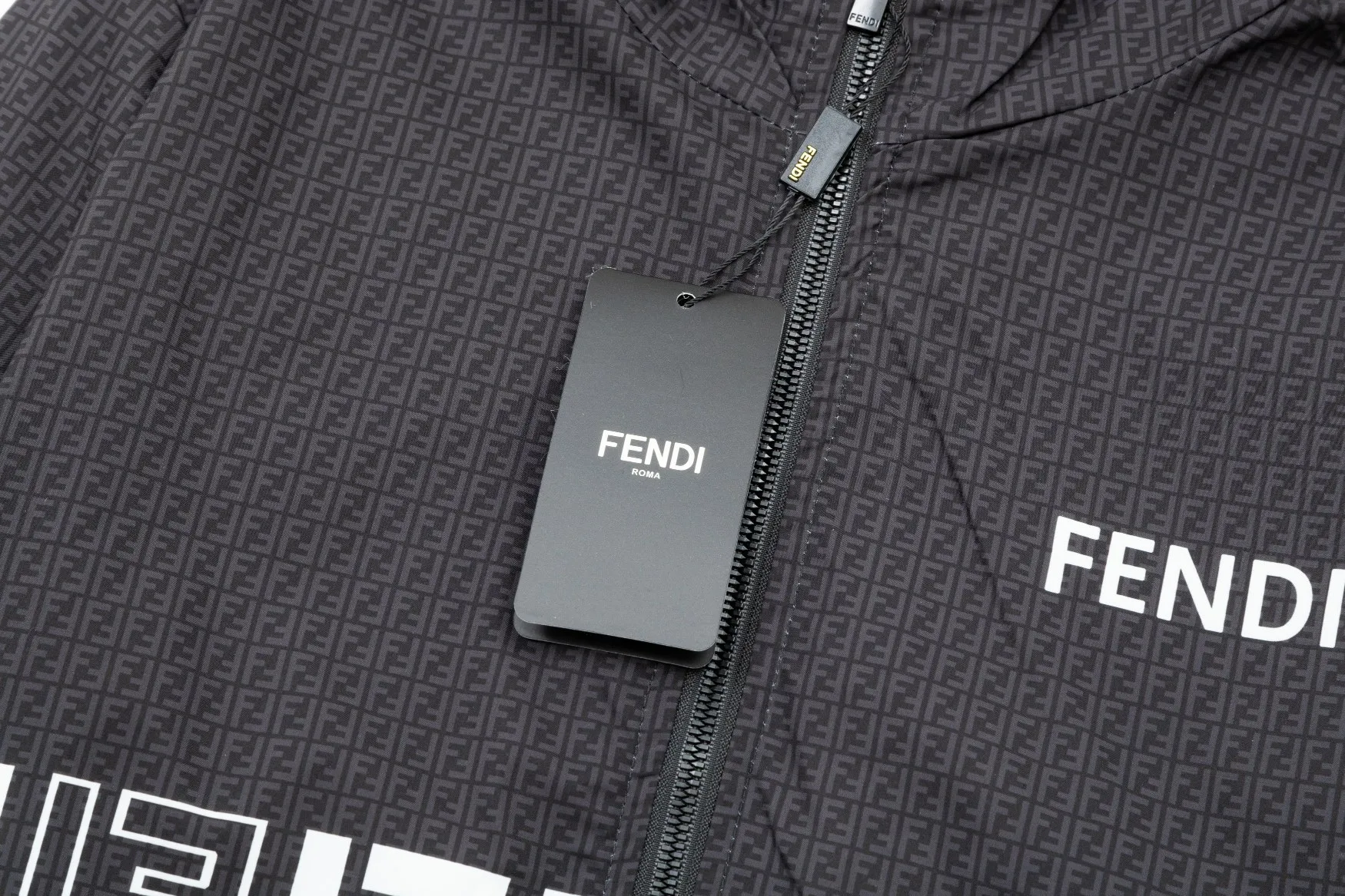 【2026】【FENDI】フェンディ  ジャケット着ご好評に付き再入荷！240926