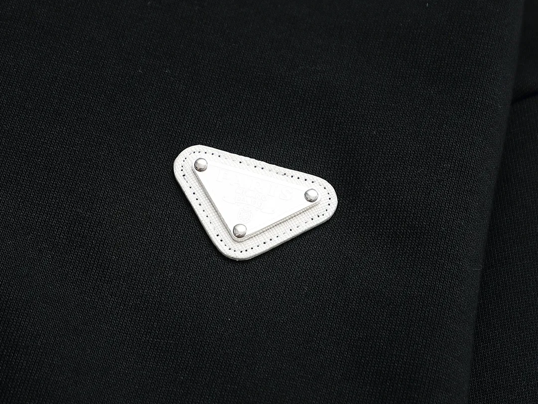 【2026】【PRADA 公式旗艦店】プラダ  丸首の衛衣 スウェットご好評に付き再入荷 240925