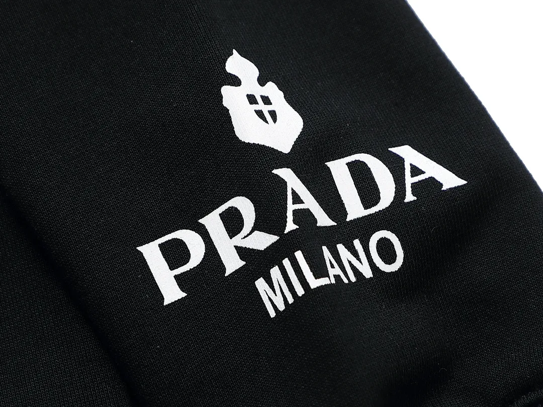 【2026】【PRADA 公式旗艦店】プラダ  丸首の衛衣 スウェットご好評に付き再入荷 240925