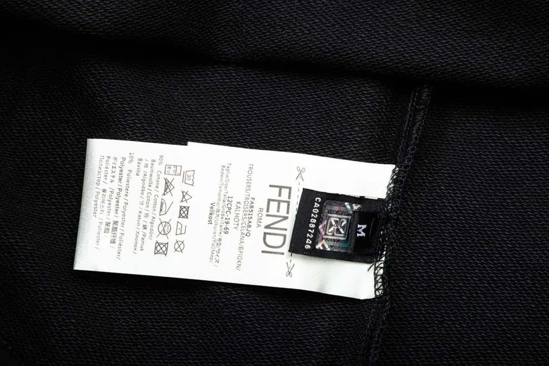 【2026】【FENDI  公式旗艦店】フェンディ  丸首の衛衣 スウェット ご好評に付き再入荷  240925