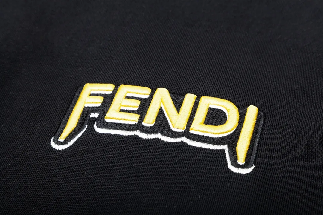 【2026】【FENDI  公式旗艦店】フェンディ  丸首の衛衣 スウェット ご好評に付き再入荷  240925