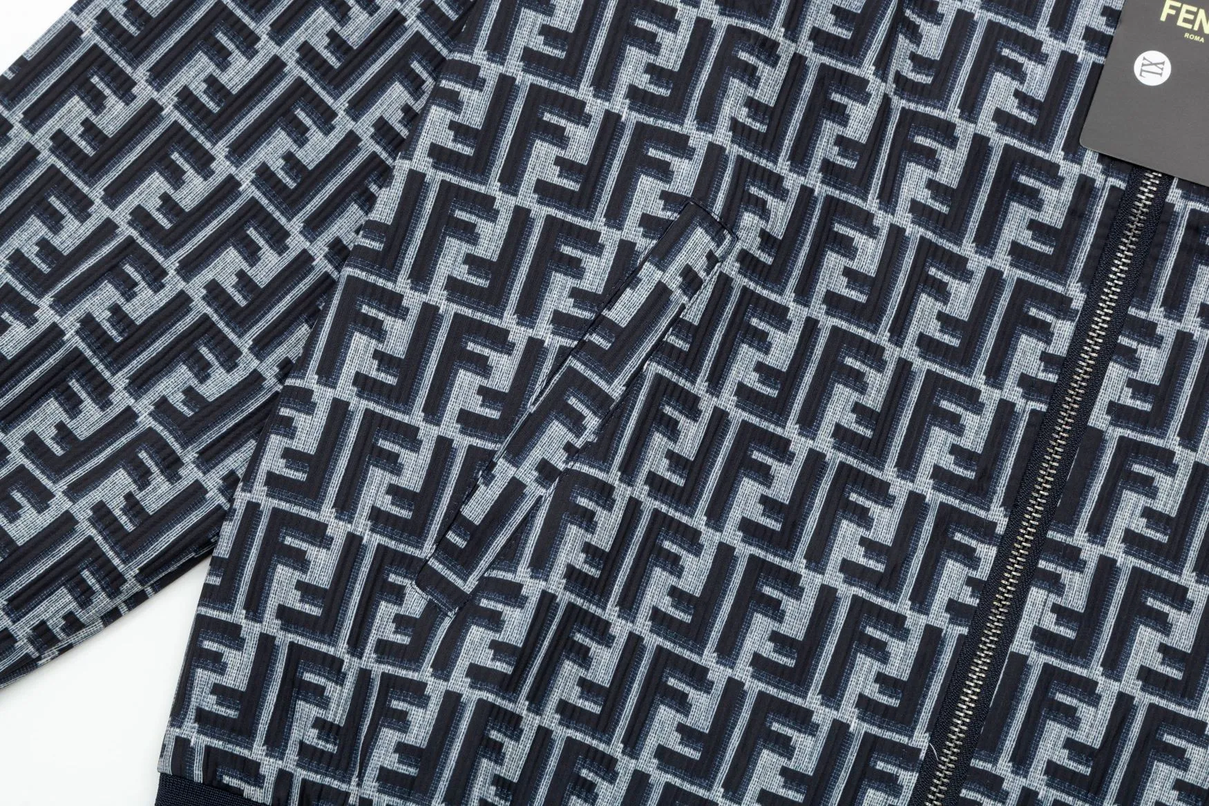 【2026】【FENDI】 フェンディ  ジャケット着  ご好評に付き再入荷！240921