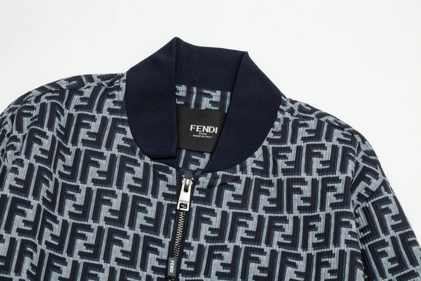【2026】【FENDI】 フェンディ  ジャケット着  ご好評に付き再入荷！240921