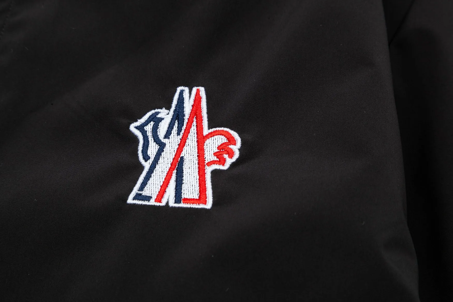 【2026】【MONCLER 公式旗艦店】モンクレール ジャケット 好評に付き再入荷！ 240920