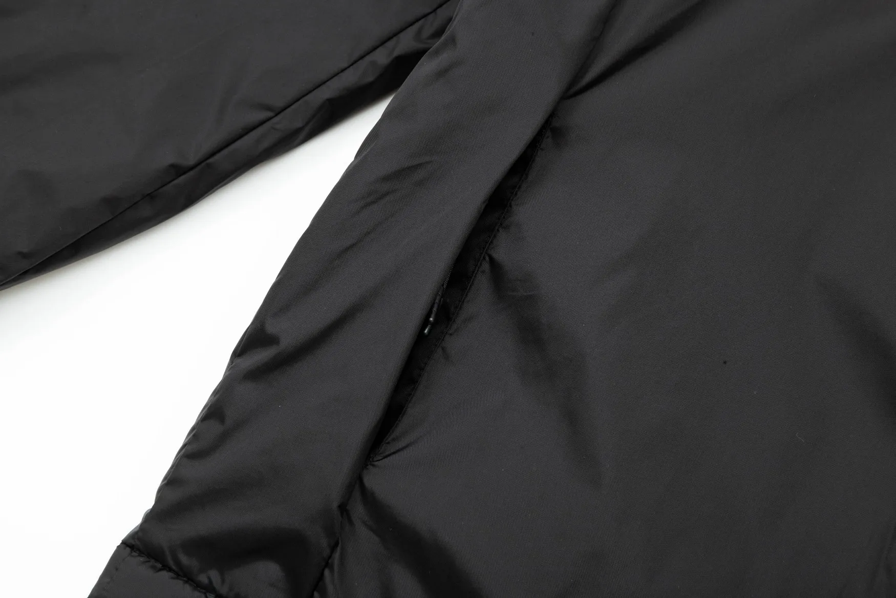 【2026】【MONCLER 公式旗艦店】モンクレール ジャケット 好評に付き再入荷！ 240920