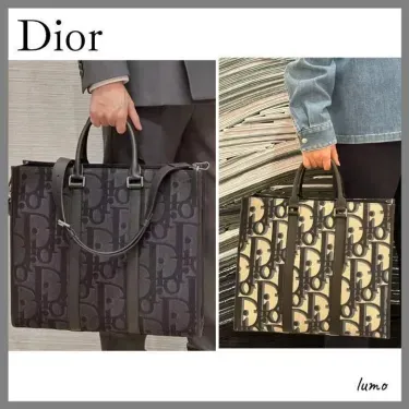 【2026】☆DIOR  ディオール ☆イーストウエスト トートバッグ 1ESSH232YXL_H03E1ESSH232YXL_H27E  39 x 35 x 14 CM 240919