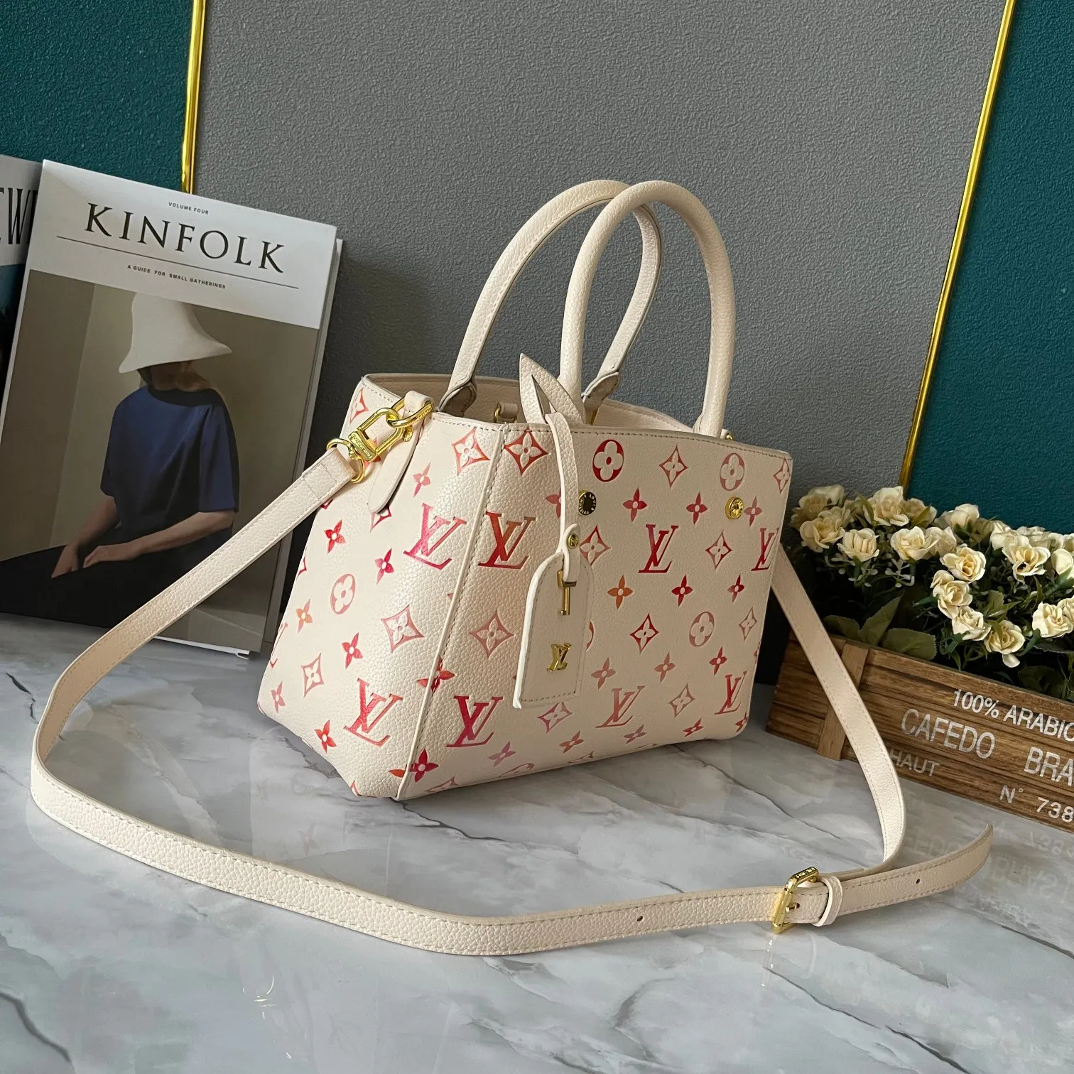 【2026】【LOUIS VUITTON 公式旗艦店】ルイヴィトン  ハンドバッグ  当日出荷 好評に付き再入荷！29*20*13CM   270911