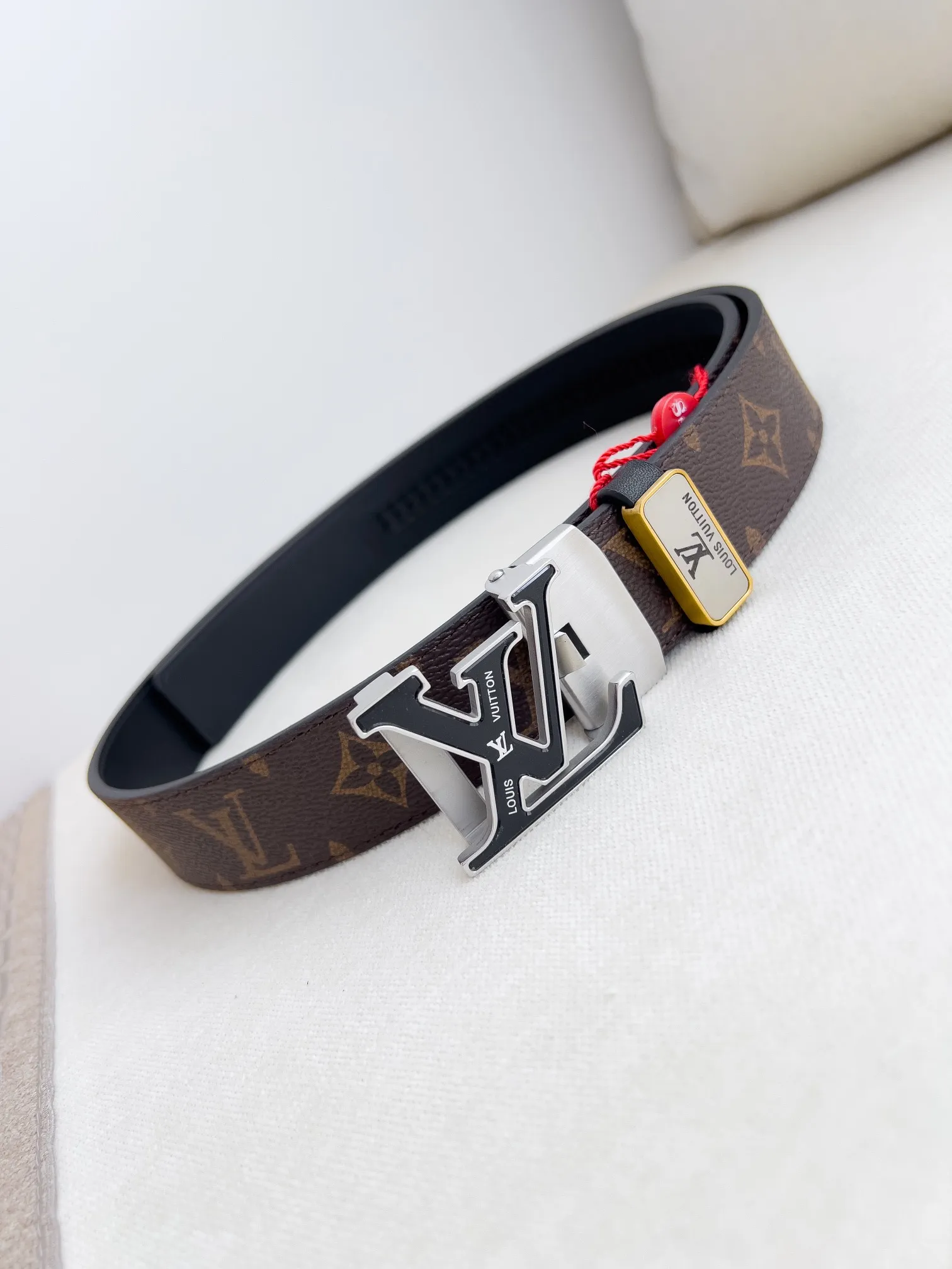 【2026】LV【LOUIS VUITTON】(ルイヴィトン) 3.5cmベルト メンズ  240903