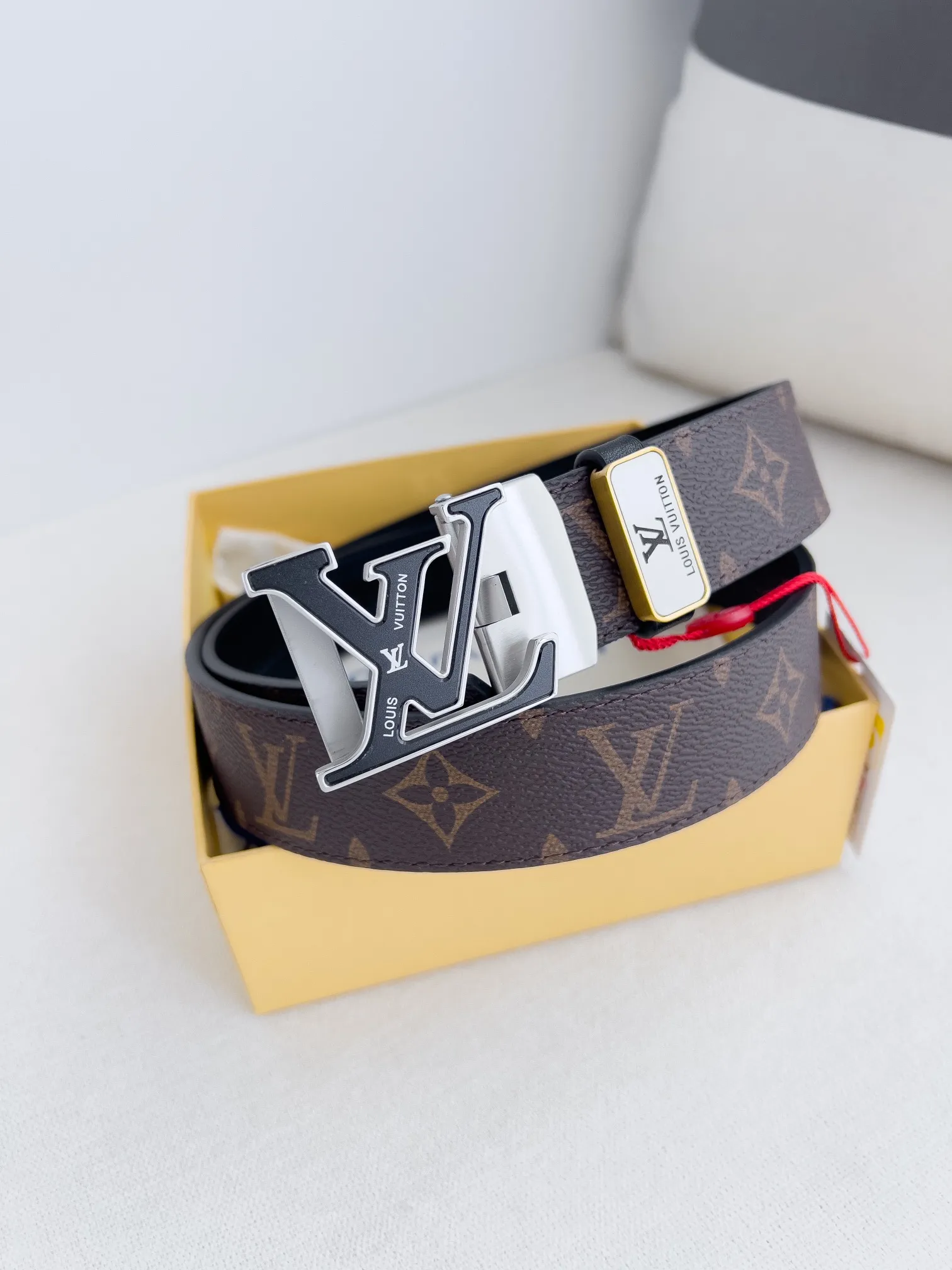 【2026】LV【LOUIS VUITTON】(ルイヴィトン) 3.5cmベルト メンズ  240903