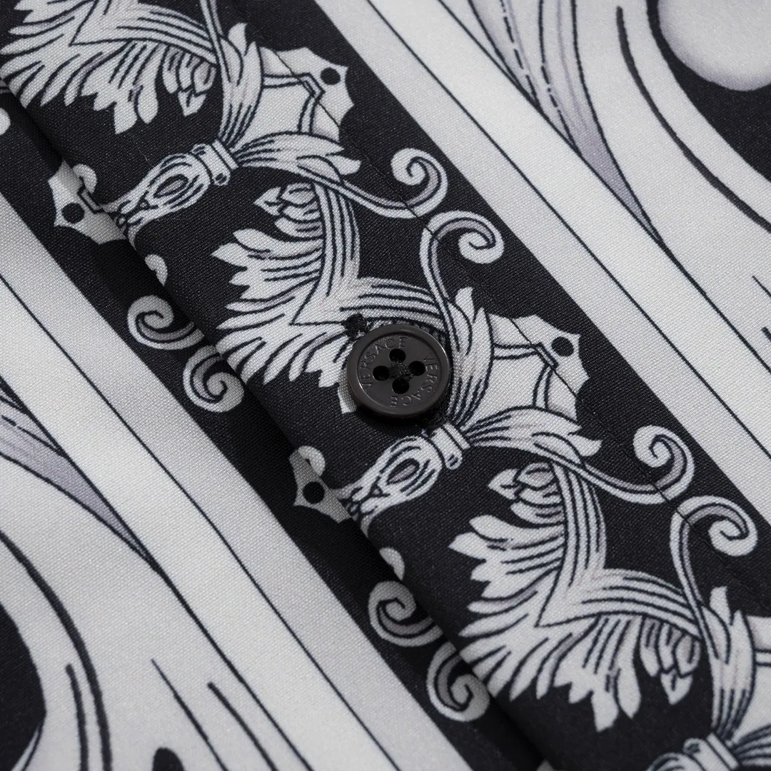【2026】【VERSACE 公式旗艦店】ヴェルサーチ  シャツ  ご好評に付き再入荷  240831