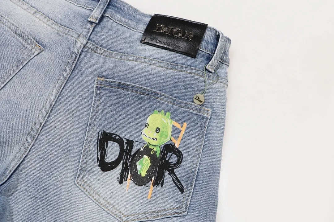 【2026】【DIOR 公式旗艦店】ディオール  ジーパン  ご好評に付き再入荷  240831