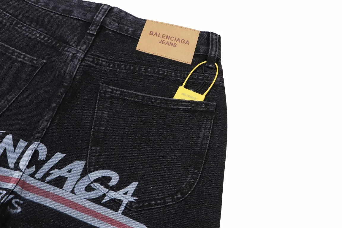 【2026】【BALENCIAGA 公式旗艦店】バレンシアガ  ジーパン  ご好評に付き再入荷  240830