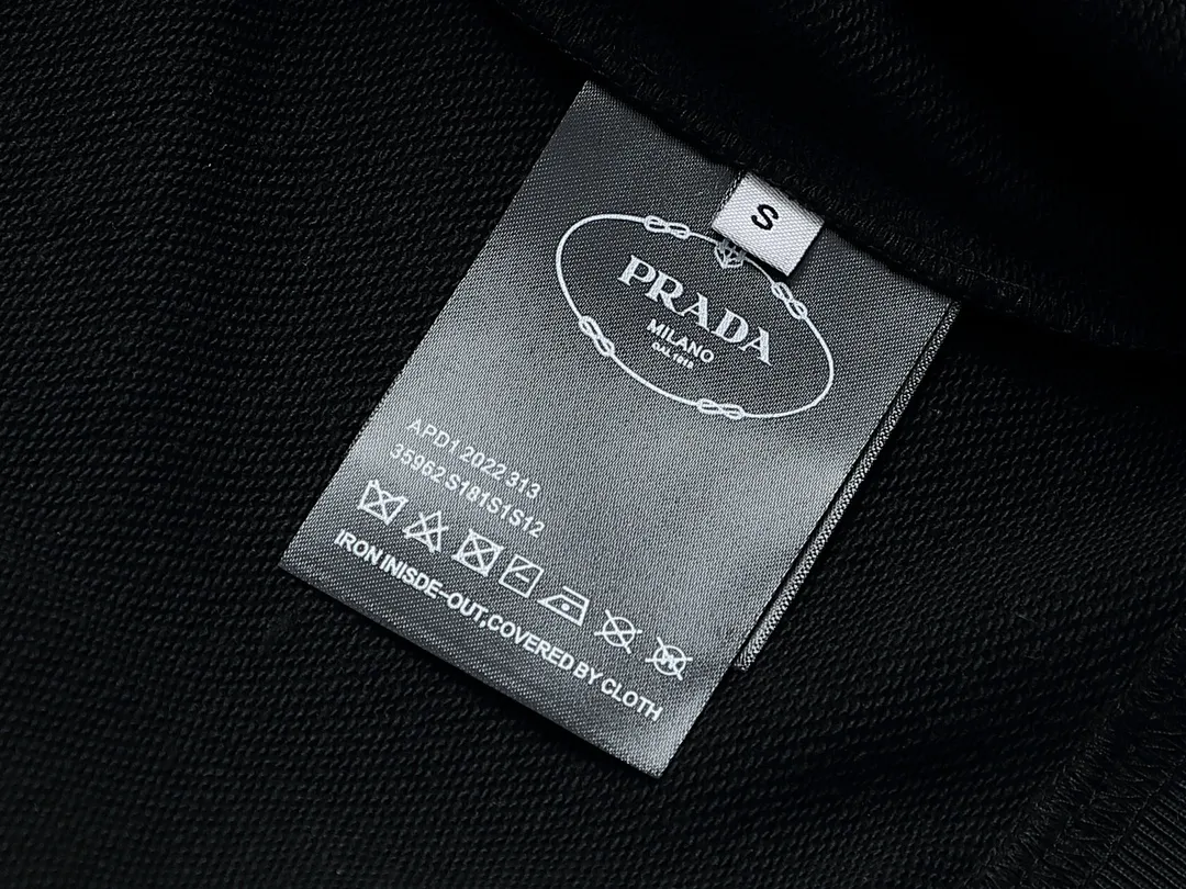 【2026】【PRADA 公式旗艦店】プラダ  丸首の衛衣 スウェットご好評に付き再入荷 240828