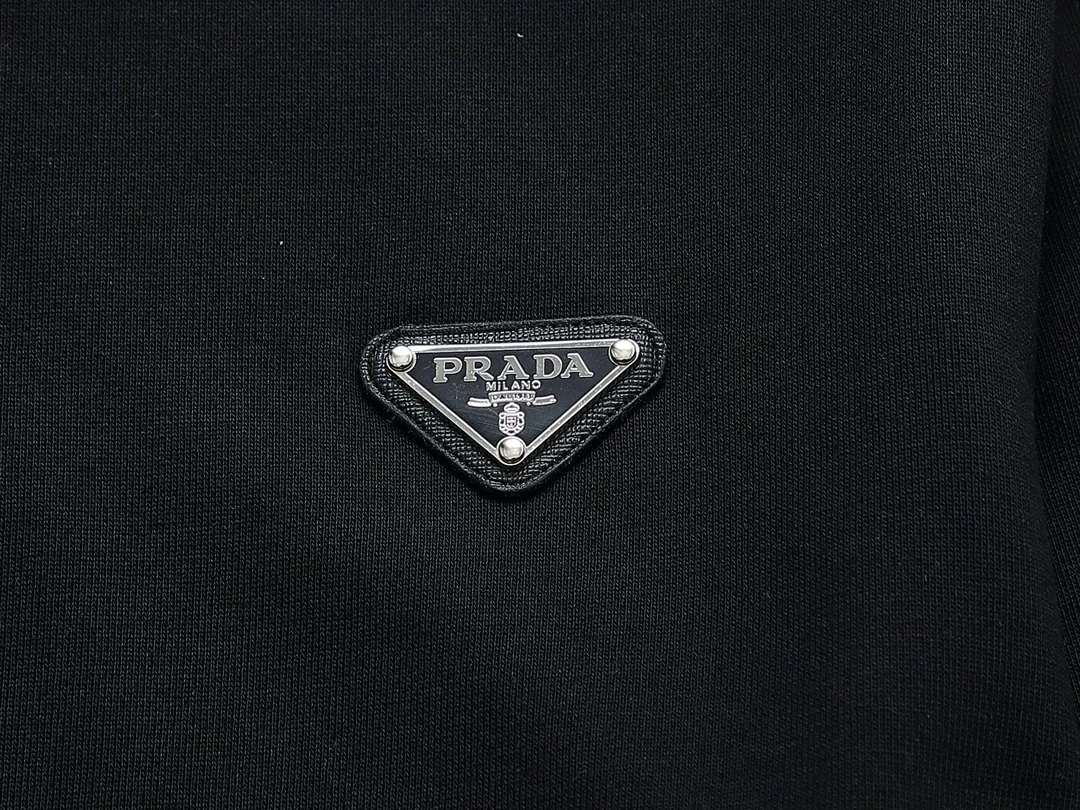 【2026】【PRADA 公式旗艦店】プラダ  丸首の衛衣 スウェットご好評に付き再入荷 240828