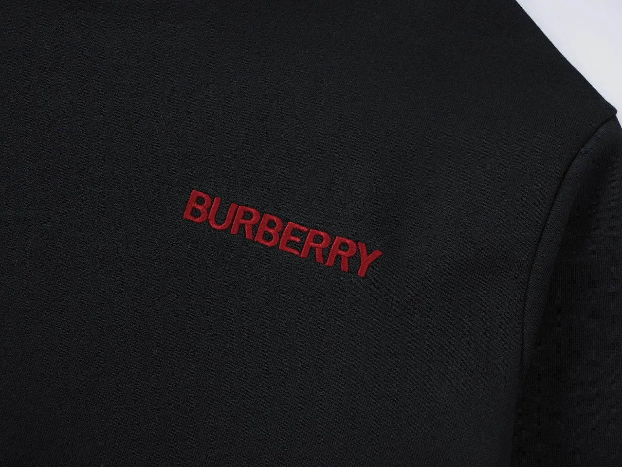 【2026】【BURBERRY 公式旗艦店】バーバリー  丸首の衛衣 スウェット ご好評に付き再入荷240829
