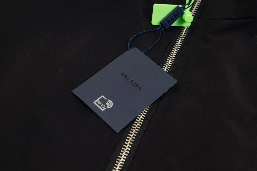 【2026】【PRADA  公式旗艦店】プラダ  ジャケット着 好評に付き再入荷 240828