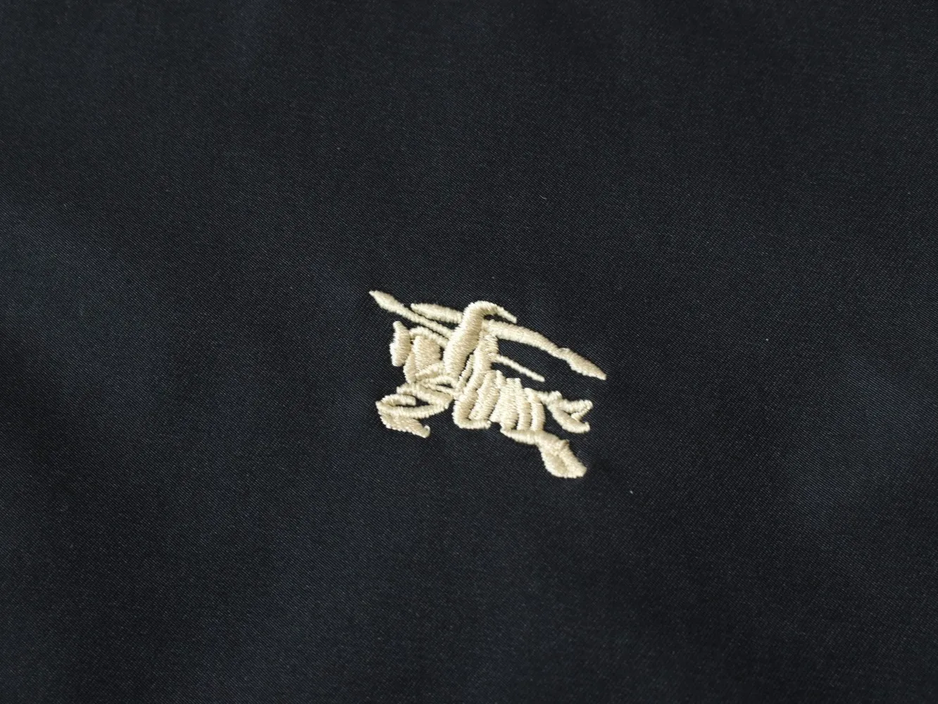 【2026】【BURBERRY  公式旗艦店】バーバリー  ジャケット着 好評に付き再入荷 240827