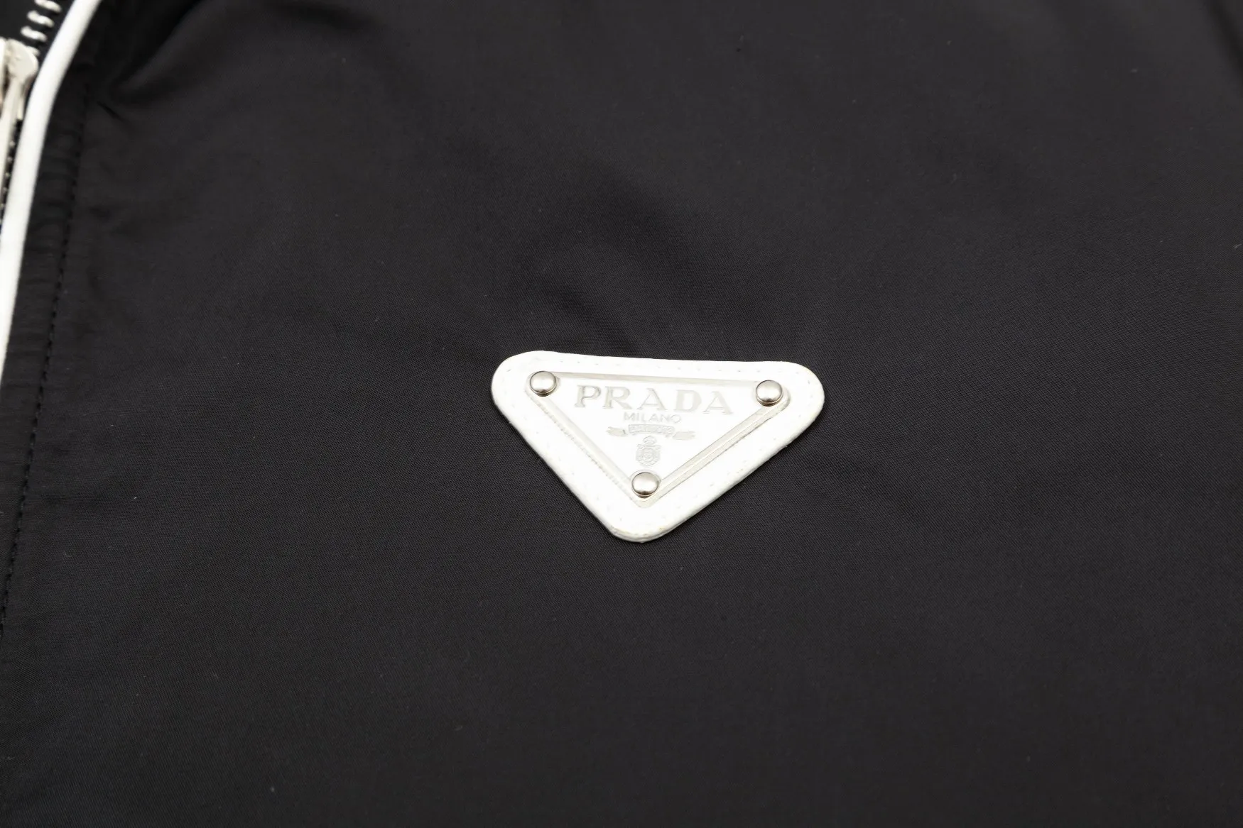 【2026】【PRADA  公式旗艦店】プラダ  ジャケット着 好評に付き再入荷 240826
