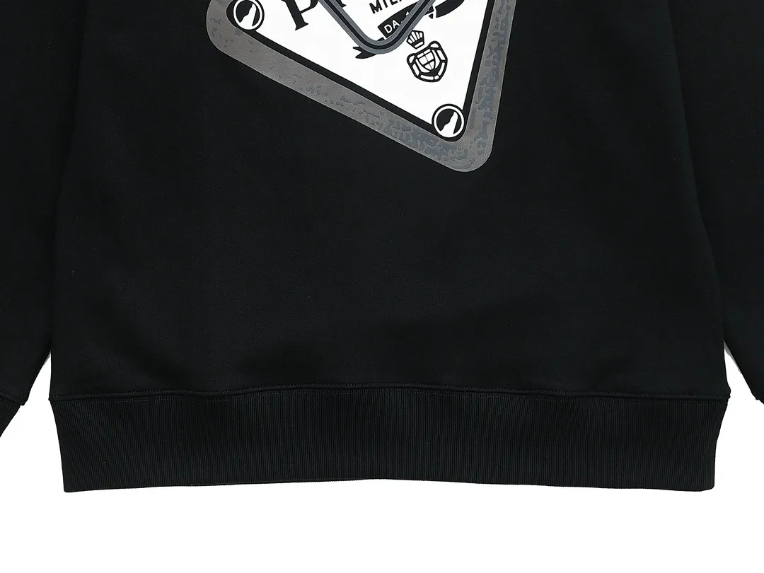 【2026】【PRADA 公式旗艦店】プラダ  丸首の衛衣 スウェットご好評に付き再入荷 240809