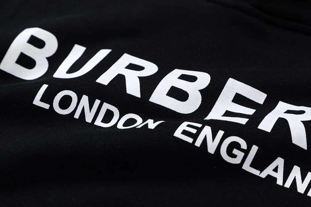 【2026】【BURBERRY  公式旗艦店】バーバリー パーカースウェットご好評に付き再入荷 240805