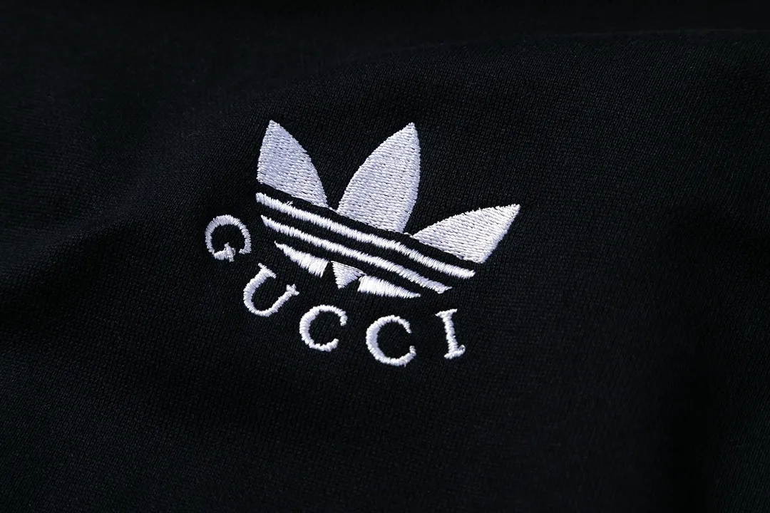 【2026】【GUCCI  公式旗艦店】グッチ  パーカー  スウェットご好評に付き再入荷 240805
