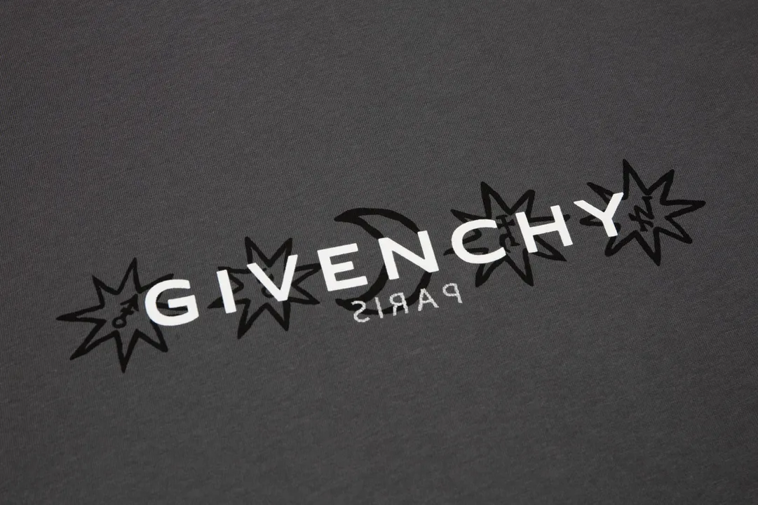 【2026】【GIVENCHY  公式旗艦店】ジバンシー  Tシャツご好評に付き再入荷 240803
