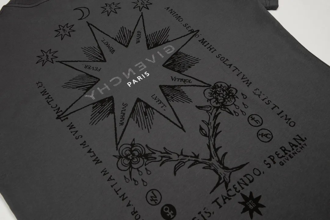 【2026】【GIVENCHY  公式旗艦店】ジバンシー  Tシャツご好評に付き再入荷 240803