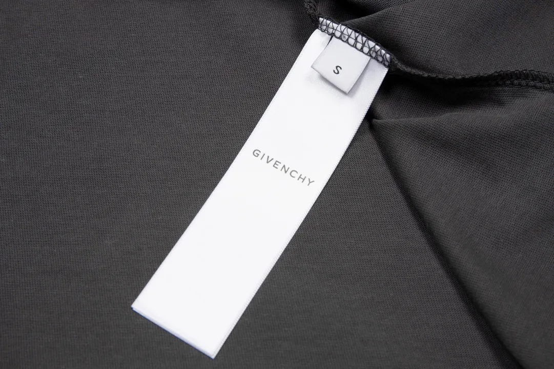 【2026】【GIVENCHY  公式旗艦店】ジバンシー  Tシャツご好評に付き再入荷 240803