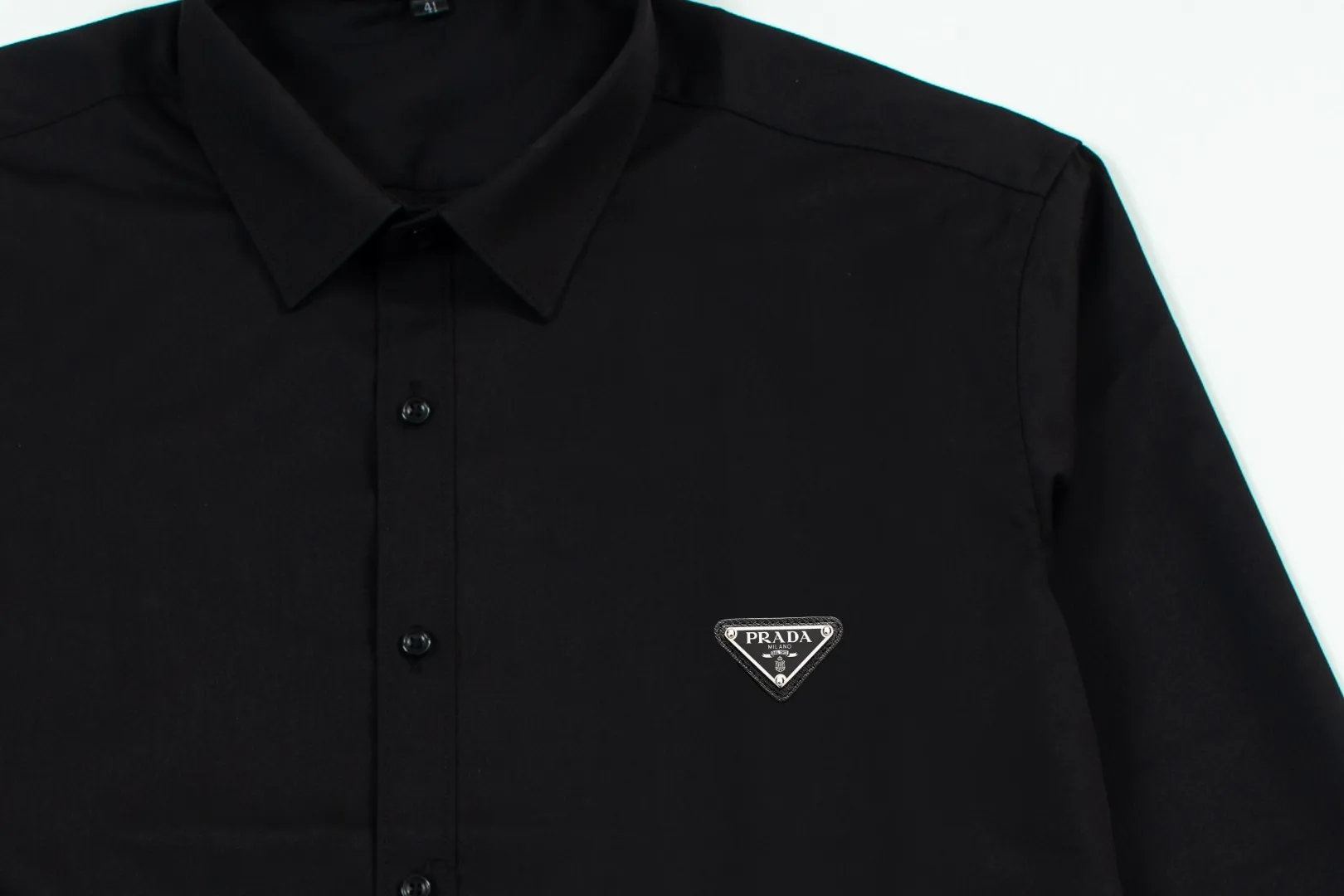 【2026】【PRADA 公式旗艦店】プラダ  シャツ  ご好評に付き再入荷 240803