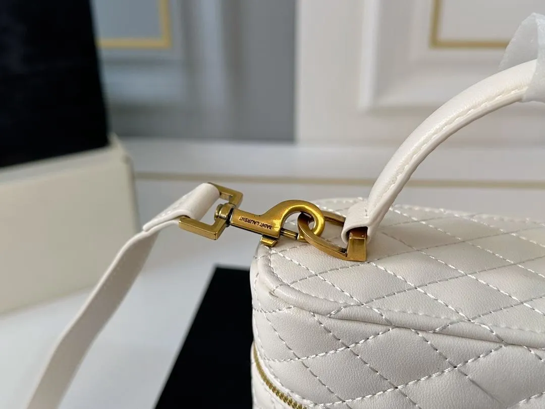 【2026】【YSL SAINT LAURENT 公式旗艦店】サンローラン   斜めがけバッグ 当日出荷 好評に付き再入荷！18*12CM  240722
