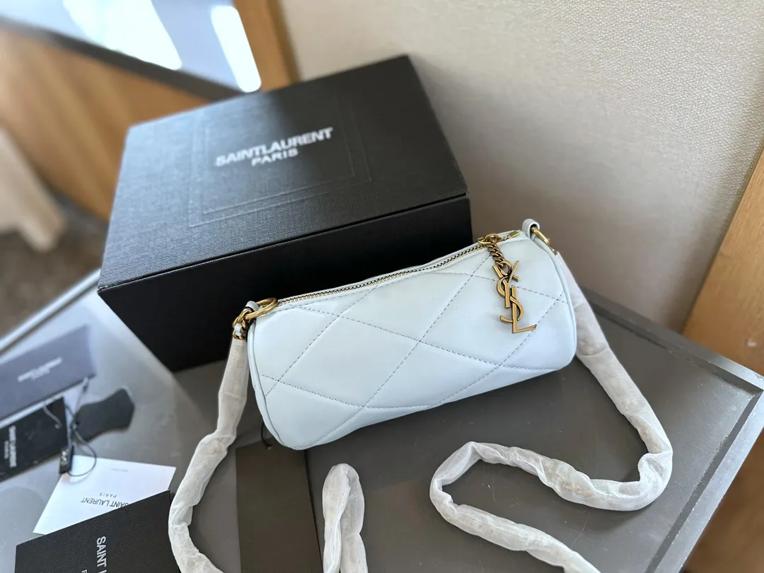 【2026】【YSL SAINT LAURENT 公式旗艦店】サンローラン   斜めがけバッグ 当日出荷 好評に付き再入荷！20*10CM  240722
