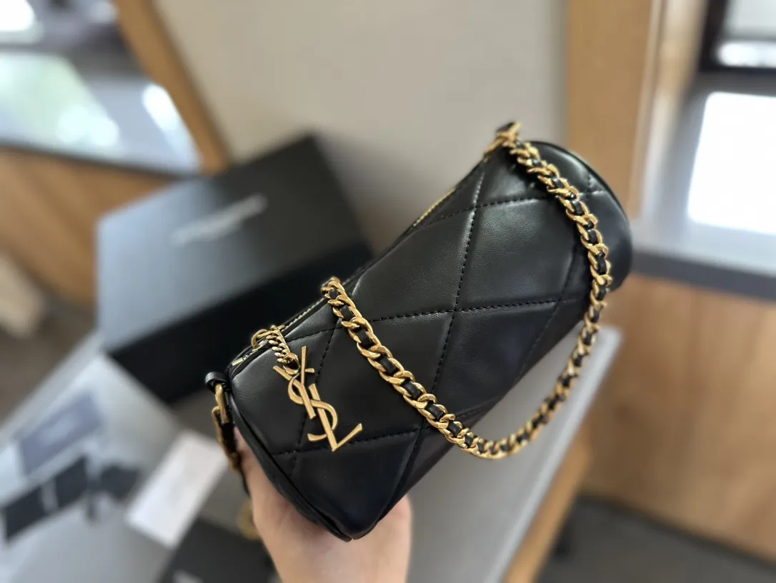 【2026】【YSL SAINT LAURENT 公式旗艦店】サンローラン   斜めがけバッグ 当日出荷 好評に付き再入荷！20*10CM  240722