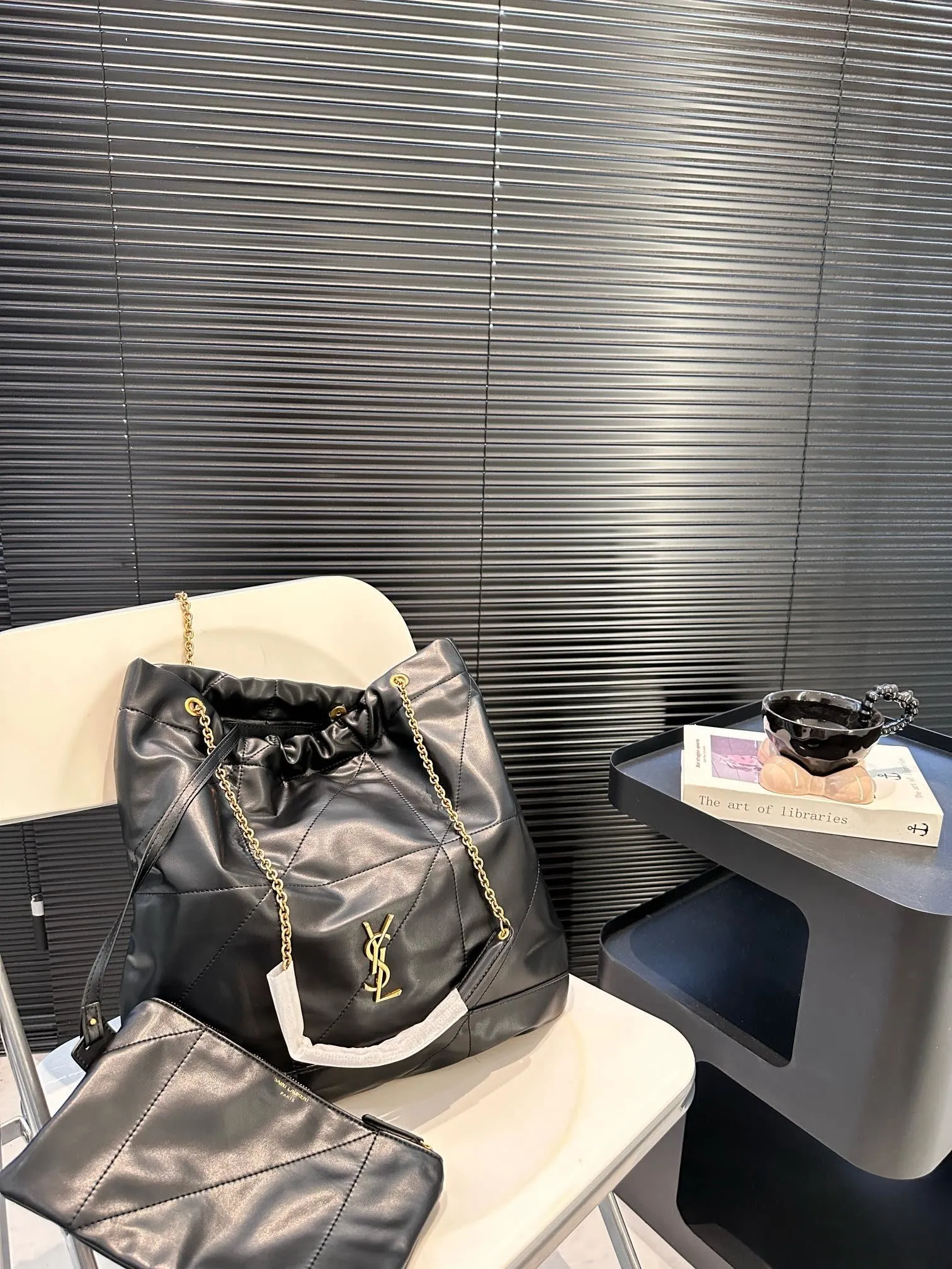 【2026】【YSL SAINT LAURENT 公式旗艦店】サンローラン   ハンドバッグ 当日出荷 好評に付き再入荷！38*39CM 240722